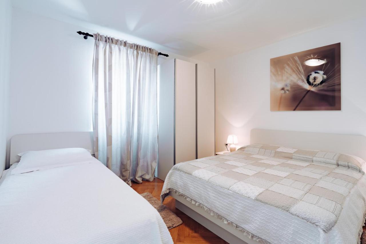 Guest House Sakarun Veli Rat Exterior photo